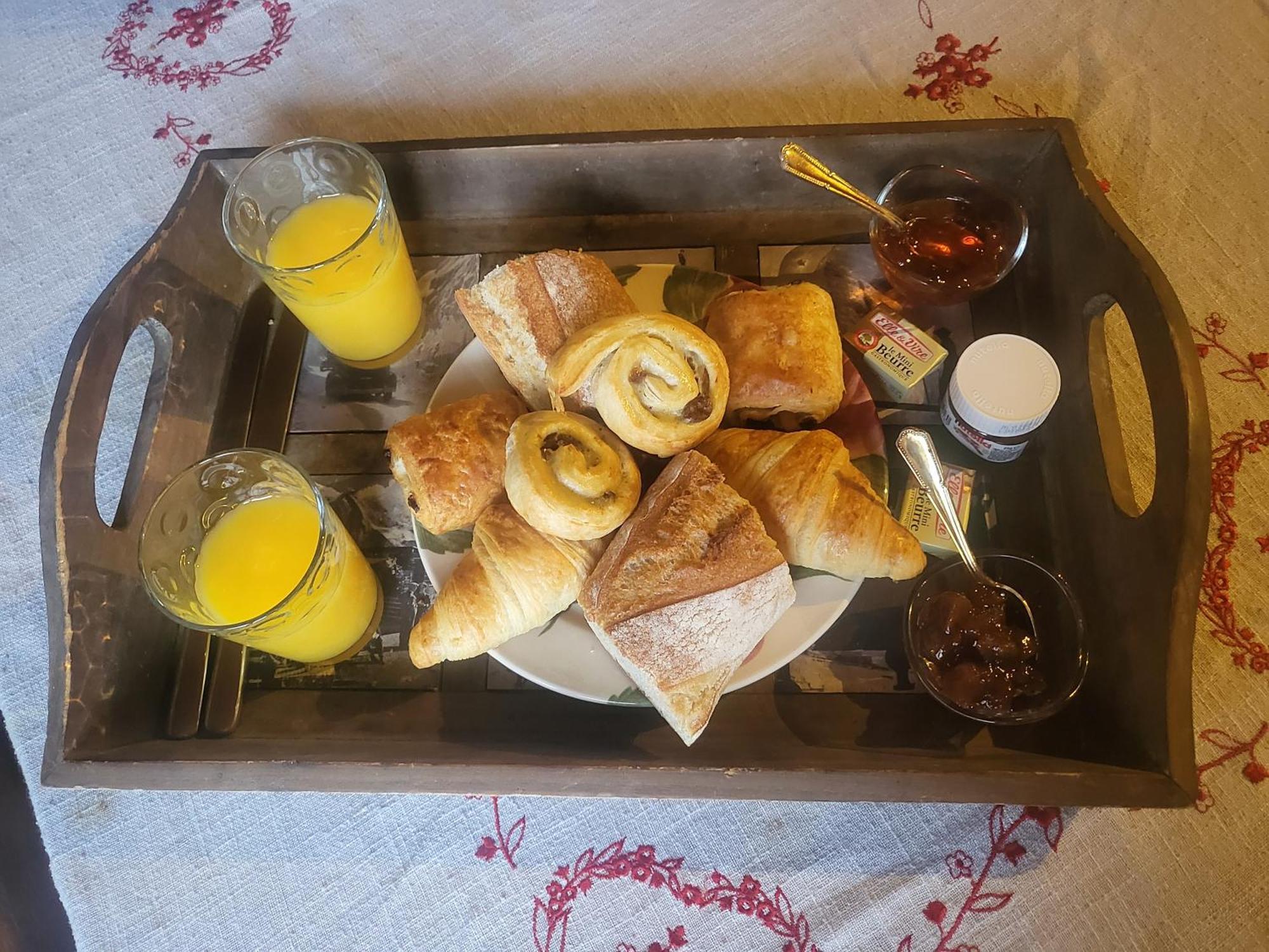 Le Nid Des Cerfs Bed & Breakfast Essert-Romand Ngoại thất bức ảnh