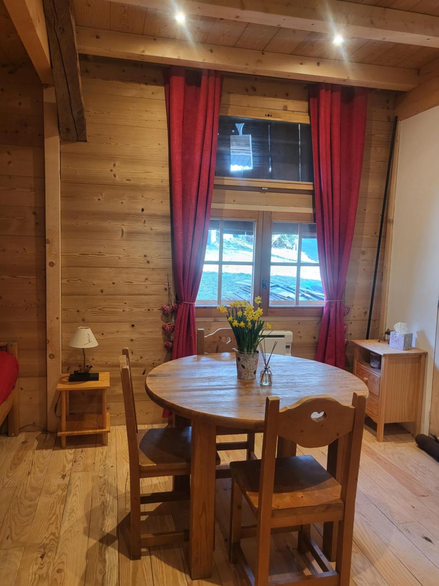 Le Nid Des Cerfs Bed & Breakfast Essert-Romand Ngoại thất bức ảnh