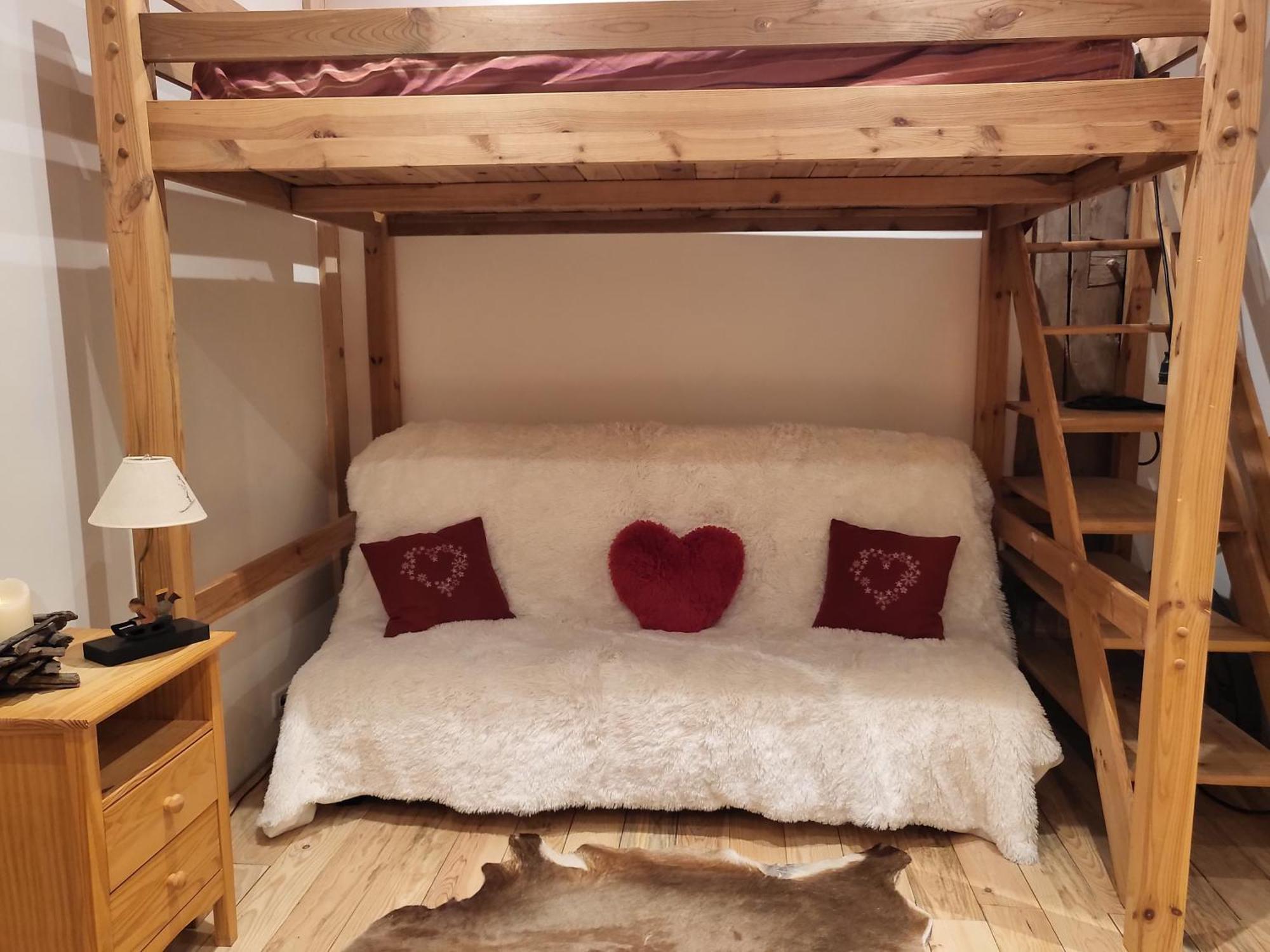 Le Nid Des Cerfs Bed & Breakfast Essert-Romand Ngoại thất bức ảnh