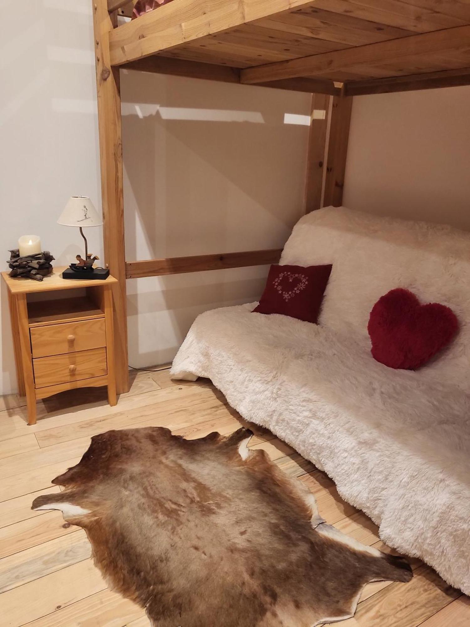 Le Nid Des Cerfs Bed & Breakfast Essert-Romand Ngoại thất bức ảnh